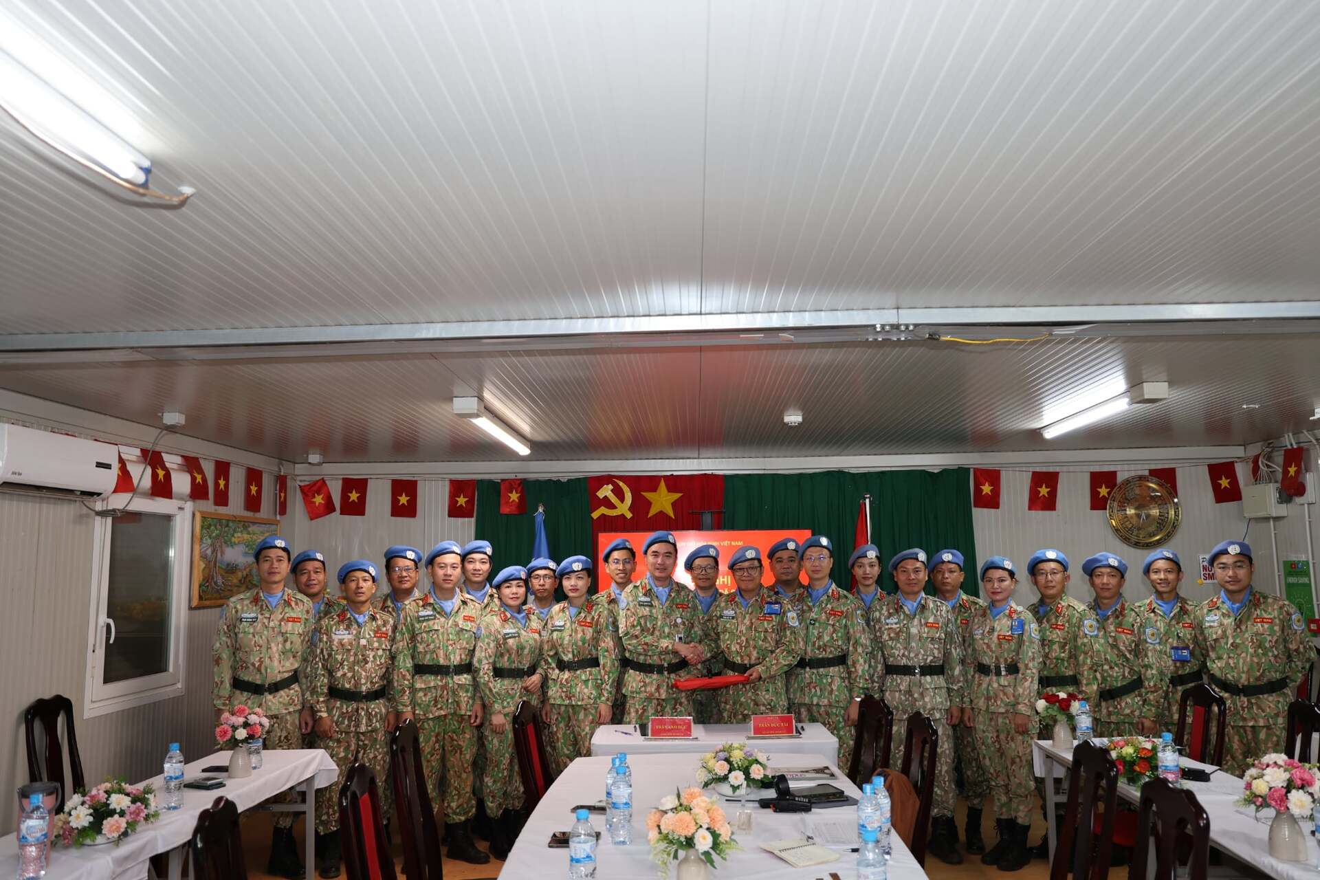 Bàn giao giữa Bệnh viện dã chiến cấp 2 số 6 và số 7 tại Nam Sudan